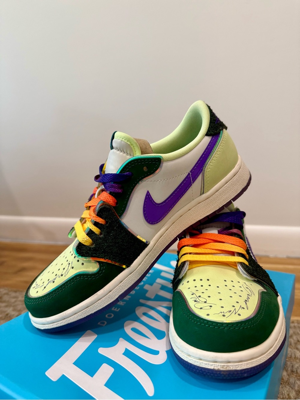 Air Jordan 1 Low OG Doernbecher “Riddhi Mahajan”
Style FD9665-351
Size 5